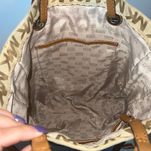 Michael Kors Signatue Monogram Jet Set North South Tote - Picture 7 of 11